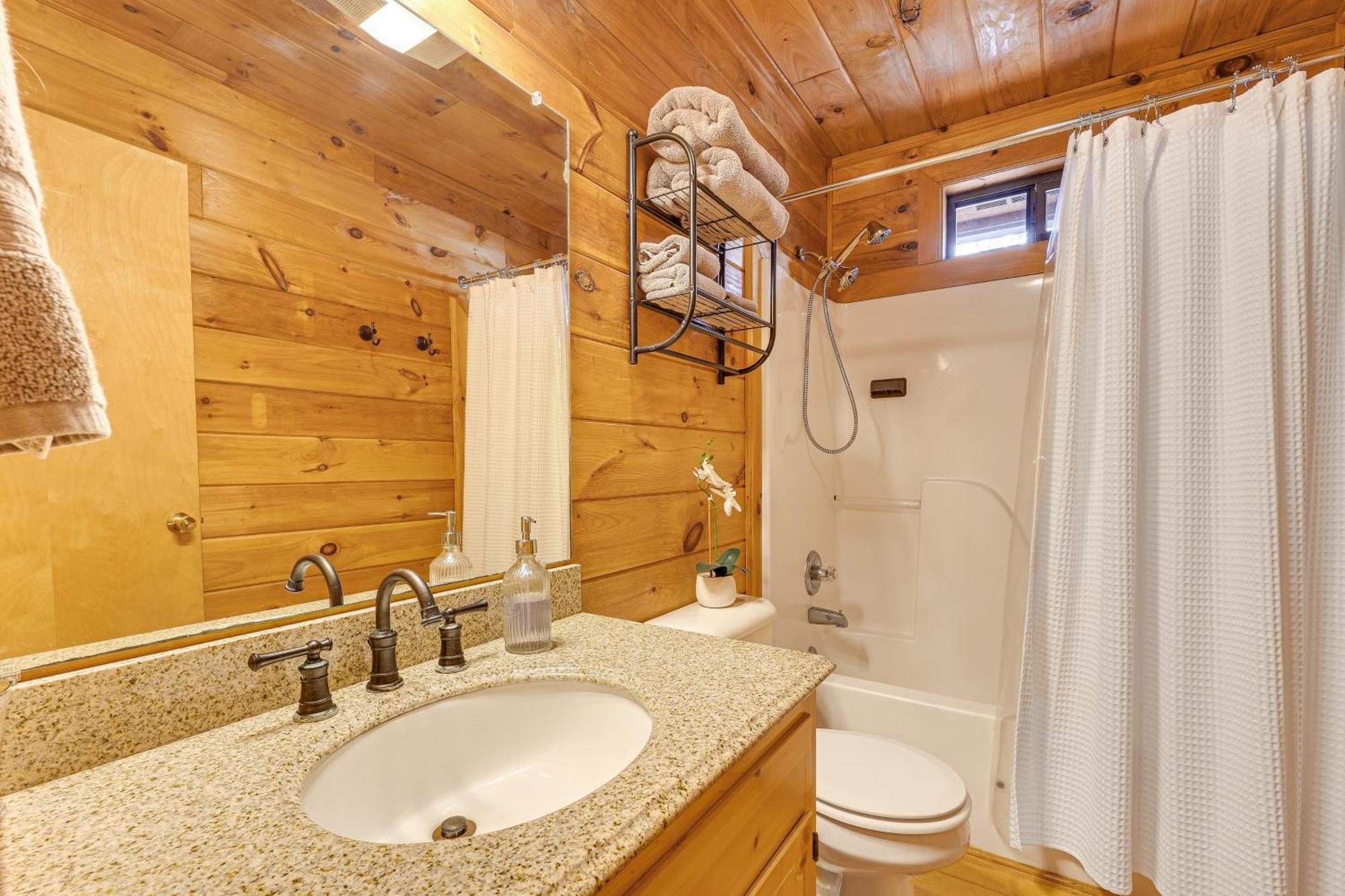 Cozy Cabin In Private Location With Hot Tub And Grill! Blue Ridge Exterior photo
