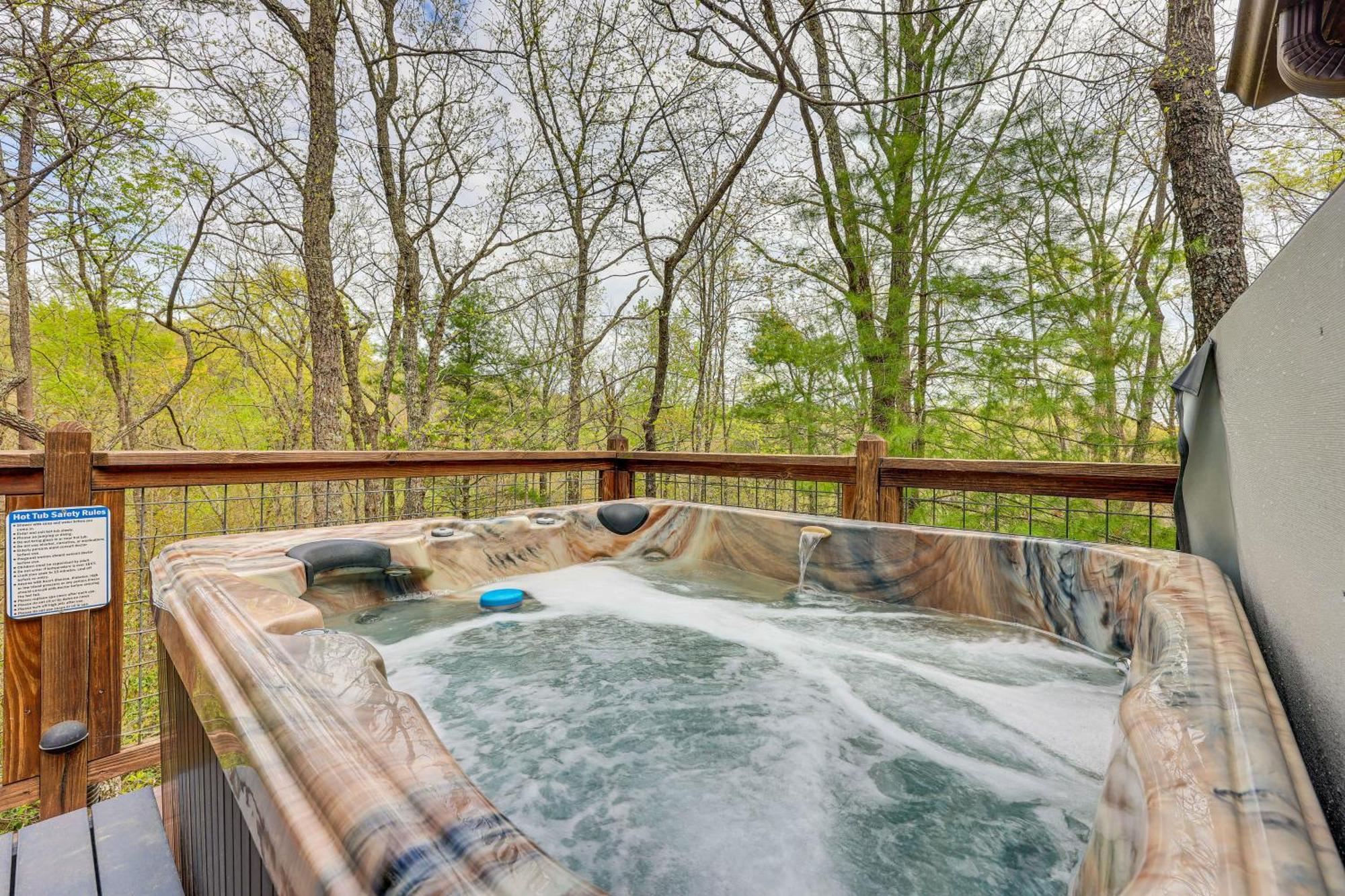 Cozy Cabin In Private Location With Hot Tub And Grill! Blue Ridge Exterior photo